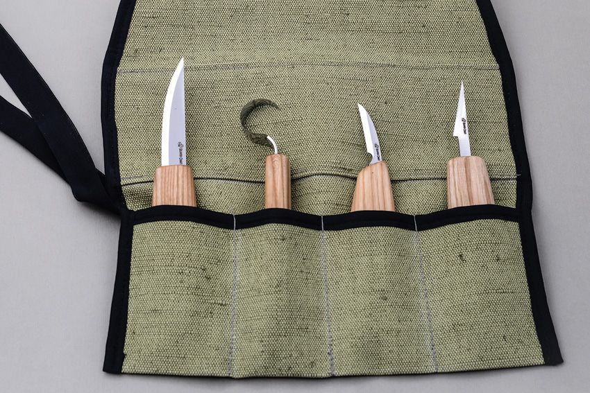 4 pc Knife Set with Tool Roll