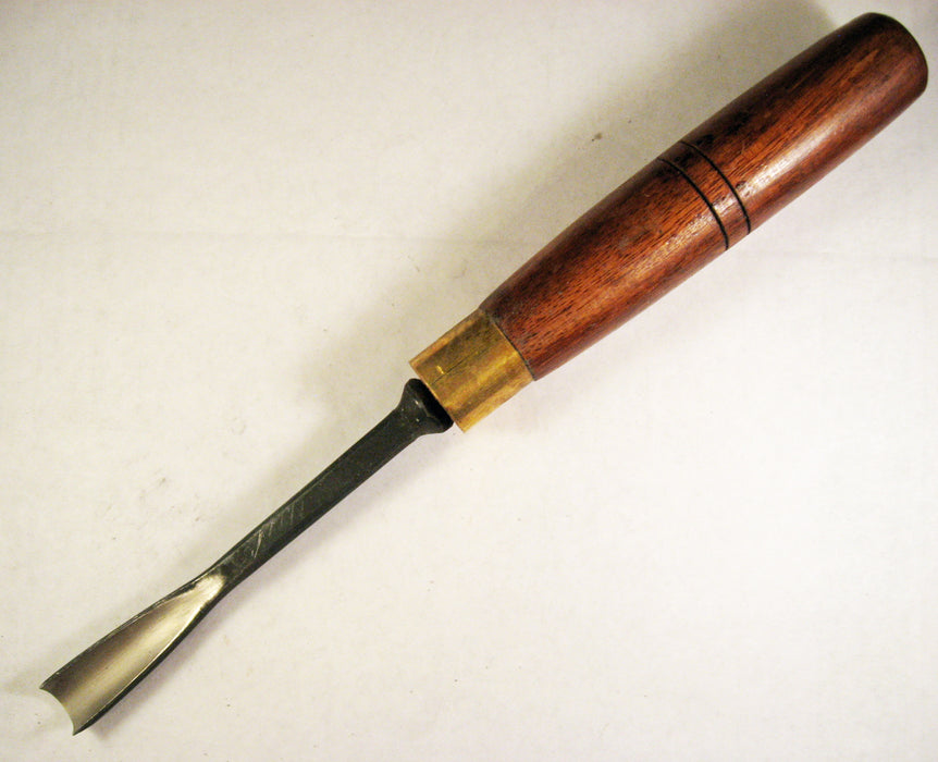 Wood Carving Tool - #8 Deep Gouge FISHTAIL — Mountain Woodcarvers
